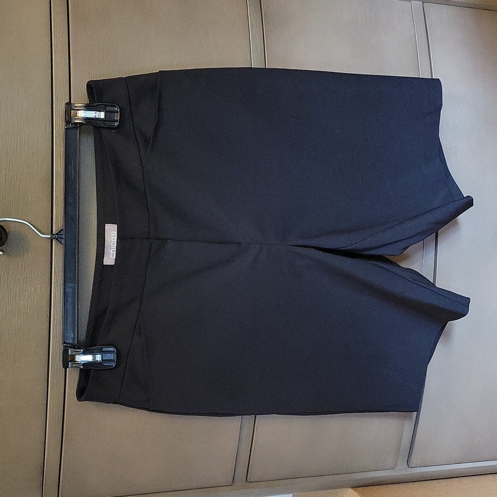Chico's Slimming 10" shorts